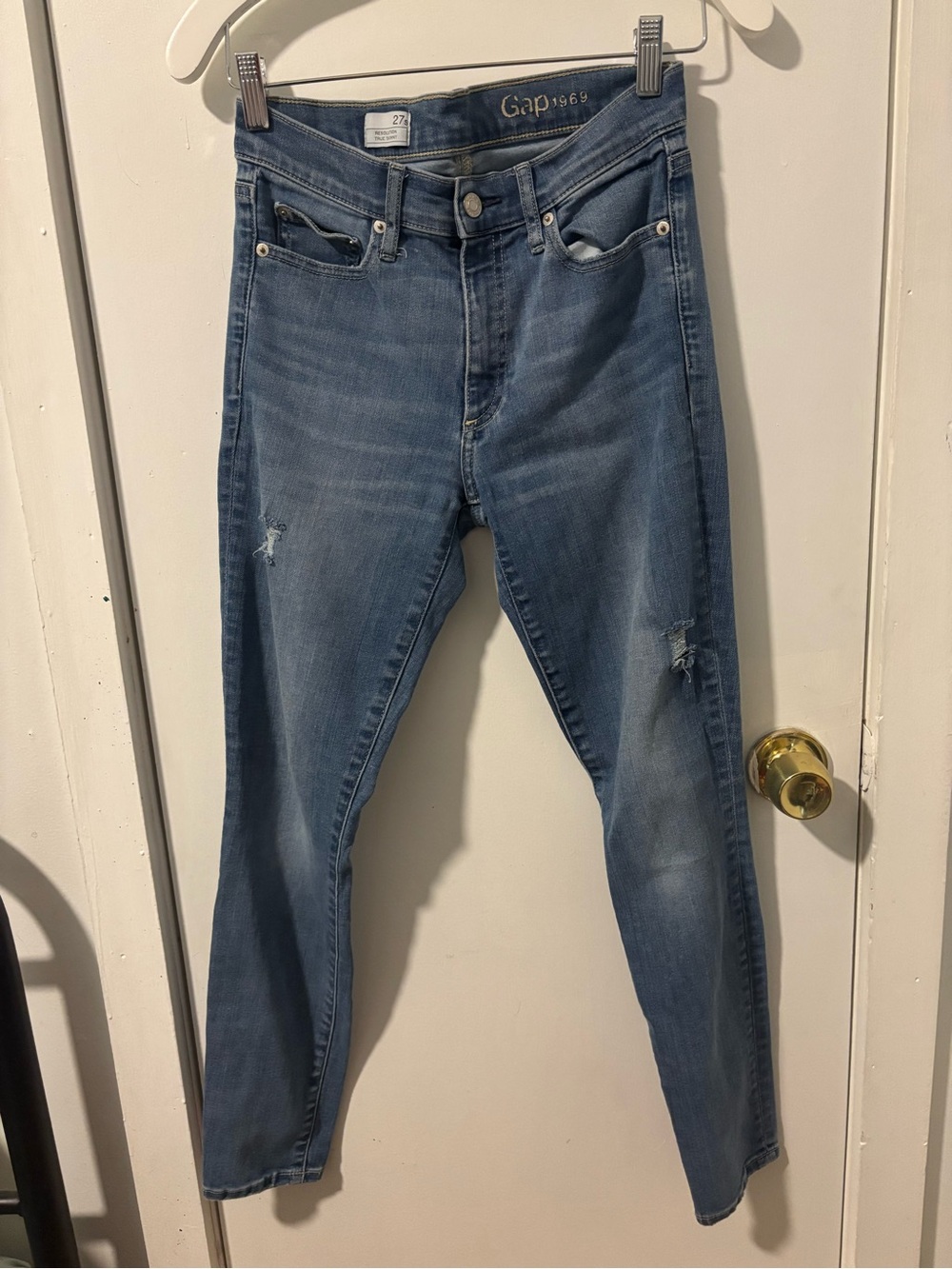 GAP Women's Medium Blue Skinny Jeans with Light Distressing